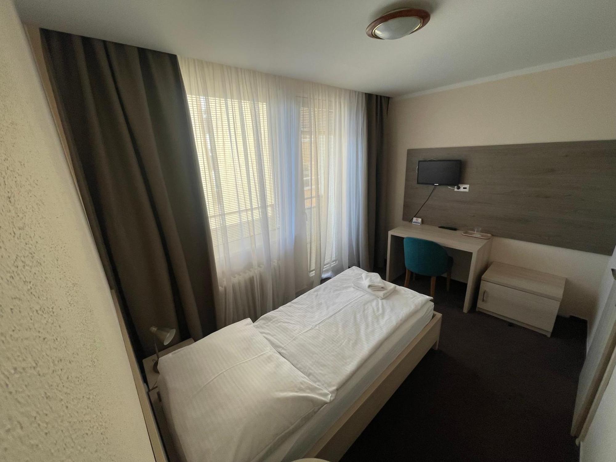 Hotel Spectrum Trnava Ngoại thất bức ảnh