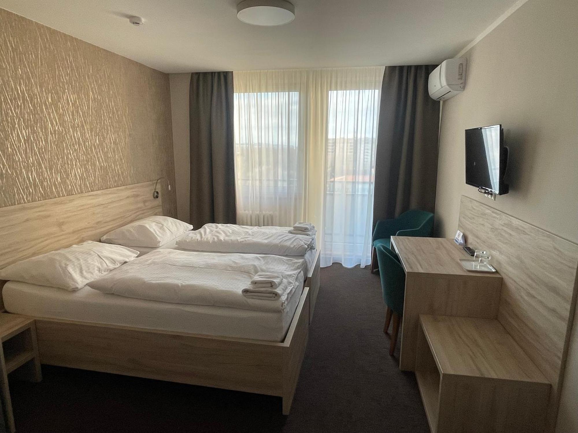 Hotel Spectrum Trnava Ngoại thất bức ảnh