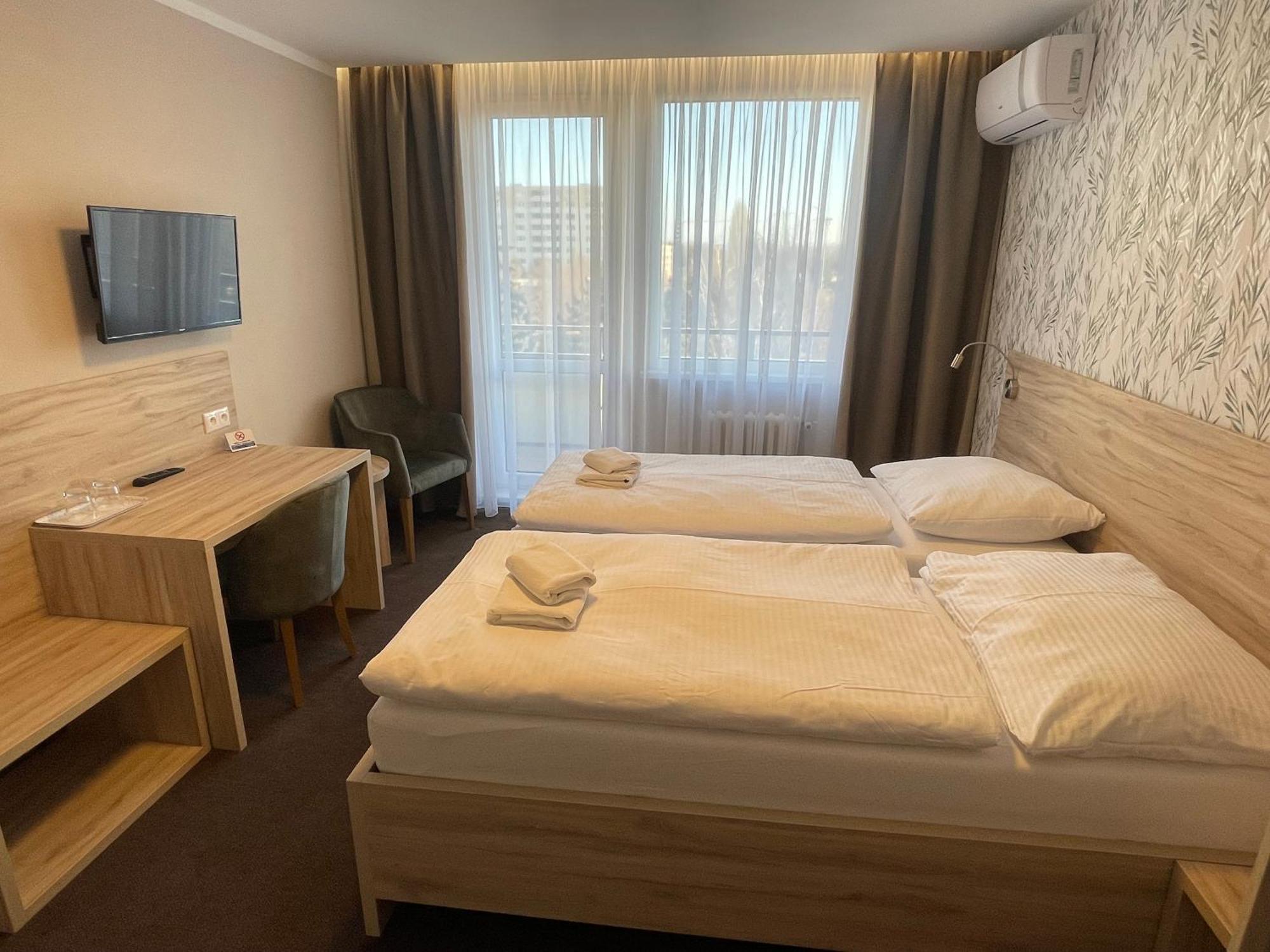 Hotel Spectrum Trnava Ngoại thất bức ảnh