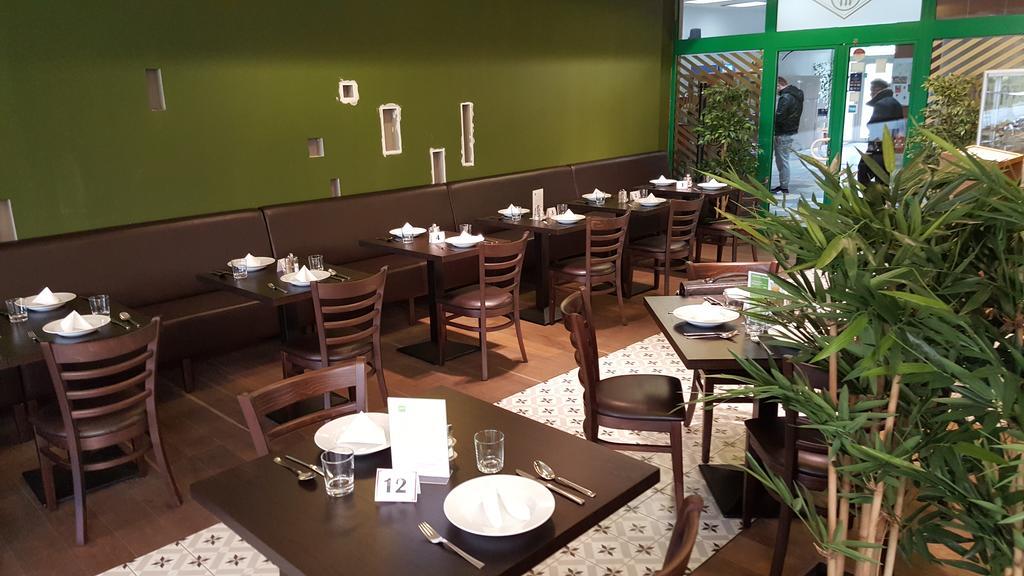 Hotel Spectrum Trnava Ngoại thất bức ảnh