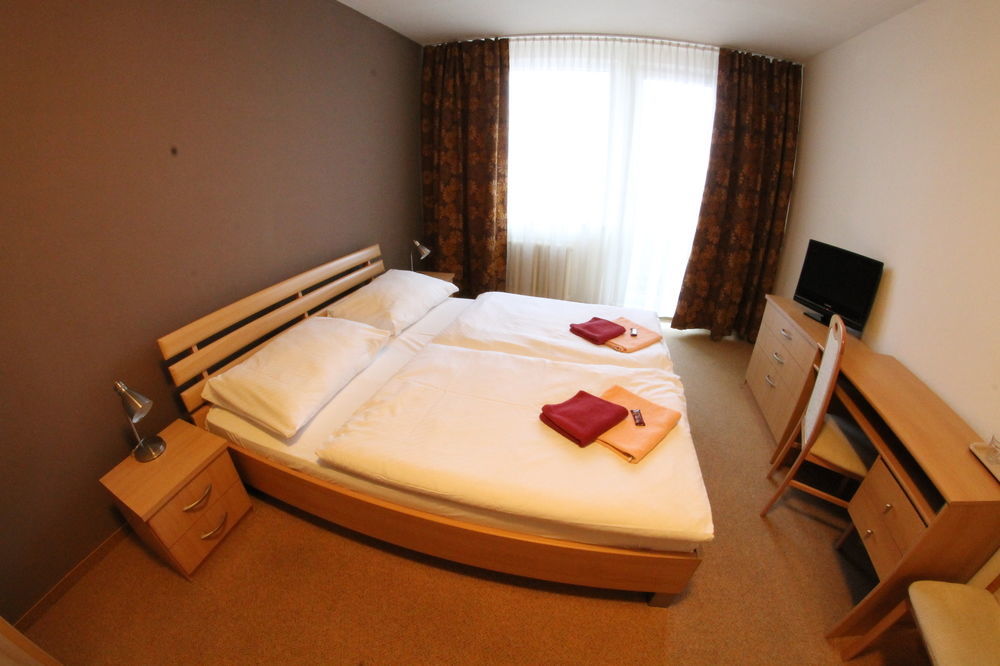 Hotel Spectrum Trnava Ngoại thất bức ảnh