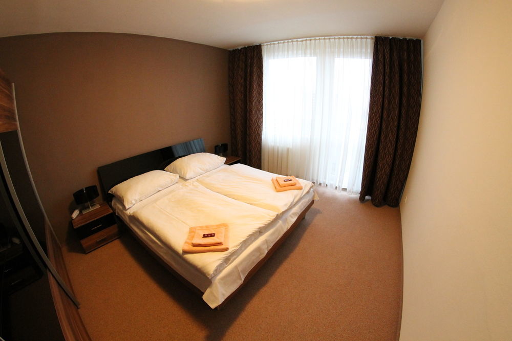 Hotel Spectrum Trnava Ngoại thất bức ảnh