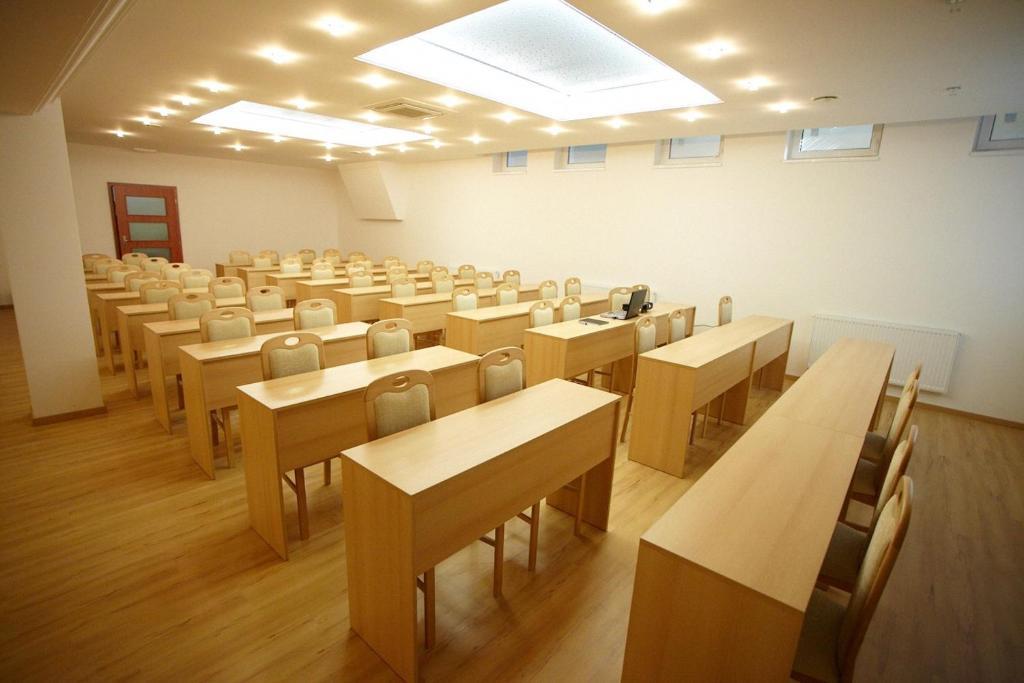 Hotel Spectrum Trnava Ngoại thất bức ảnh